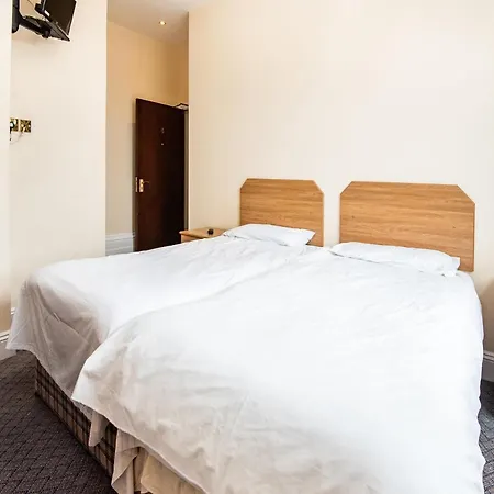 Oyo The White Hart Hotell Redditch
